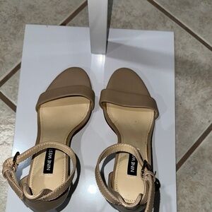 Nine West Women's Tan Sandals